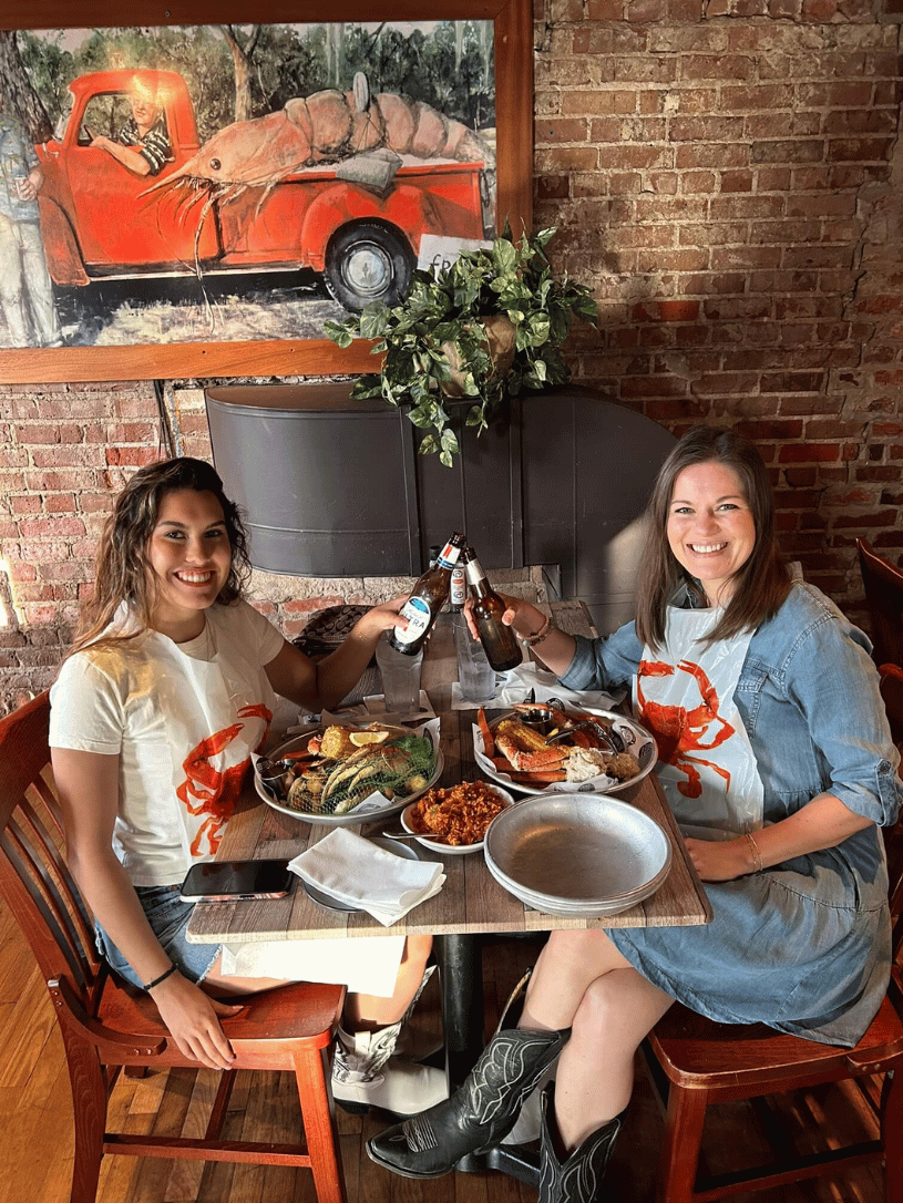 Elizabeth and daughter dinner